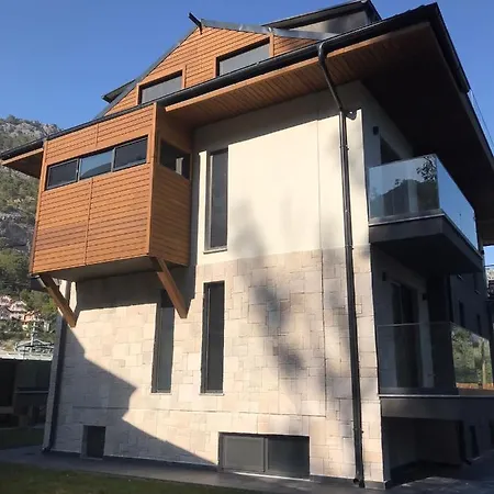 Casa Luxury 교젝